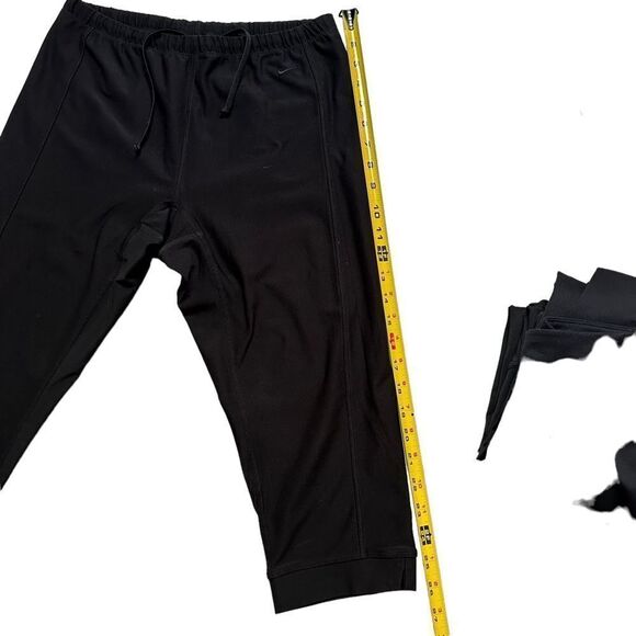 Black Nike Athletic Cropped Leggings Dri-Fit - Picture 3 of 7
